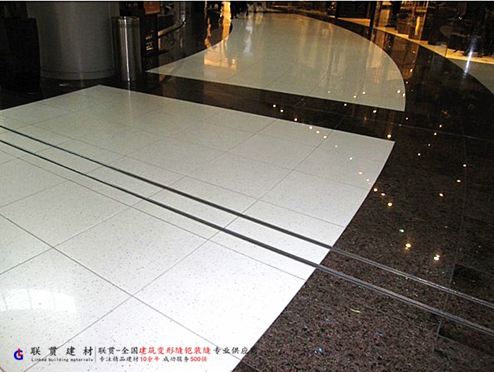 云南抗震型地面变形缝安装效果案例